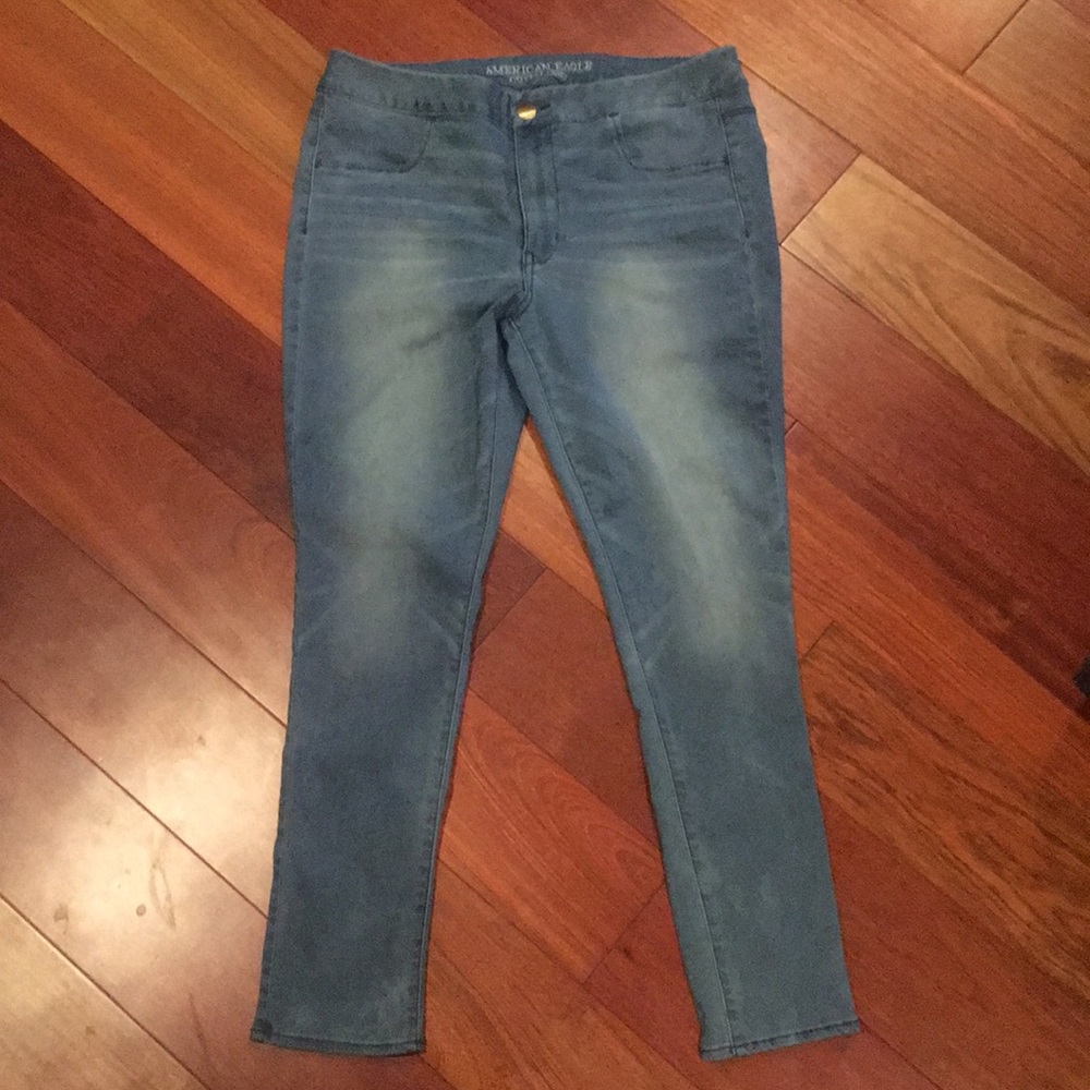 American Eagle Light Washed Jeggings